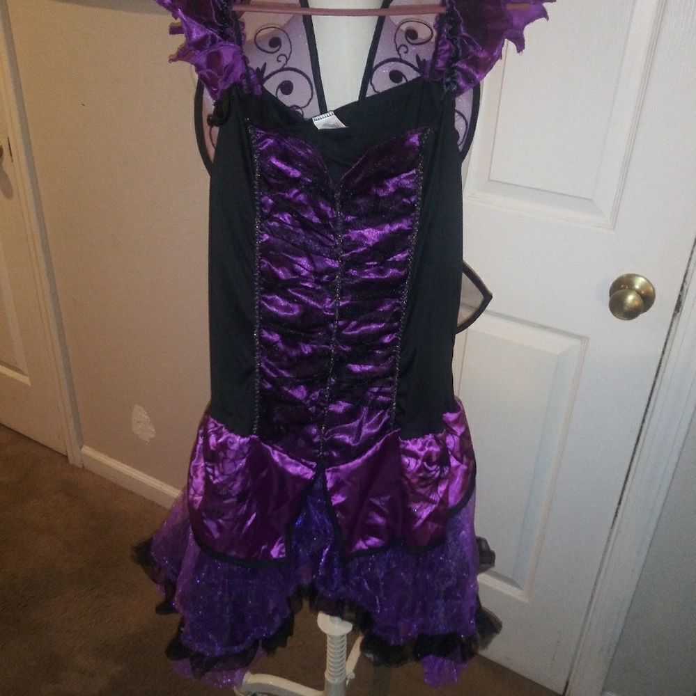 Costume
